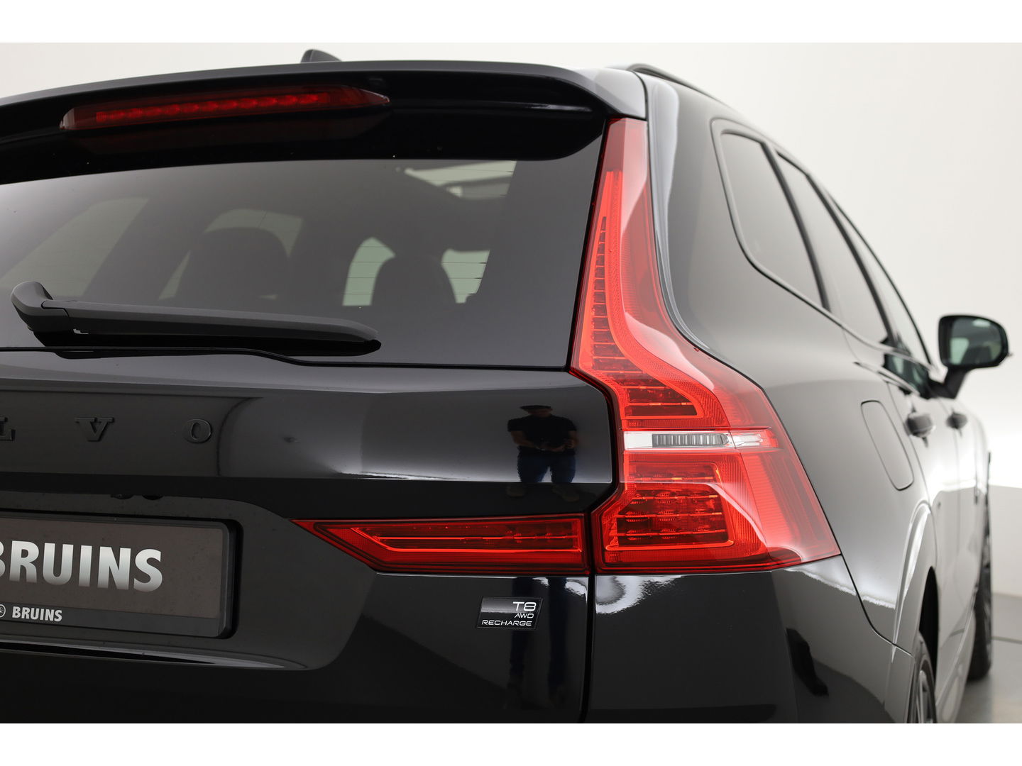 Volvo XC60 T8 Recharge Ultimate Black Edition | Full option | Luchtvering | Massage | Bowers &Wilkins | HUD | Pano | stoelventi. | | Gelaagd Glas |