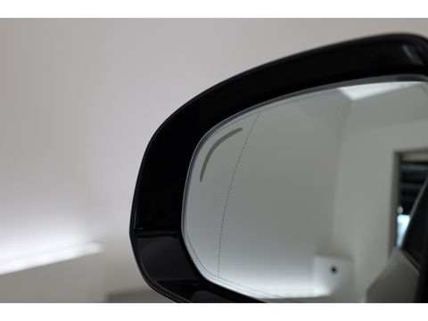 Volvo XC60 T8 Recharge Ultimate Black Edition | Full option | Luchtvering | Massage | Bowers &Wilkins | HUD | Pano | stoelventi. | | Gelaagd Glas |