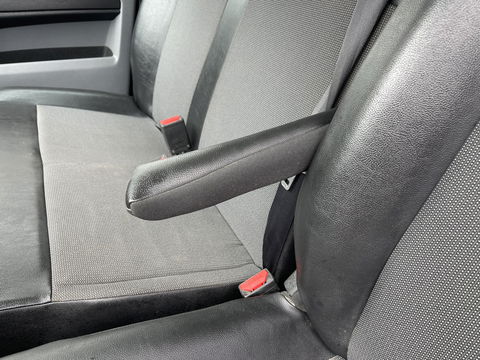 Peugeot Expert 226C 1.6 BlueHDI 95 Premium / speciaal gebouwd voor honden vervoer / hondenauto / omvormer / airco / cruise control / trekhaak / parkeersensoren achter !