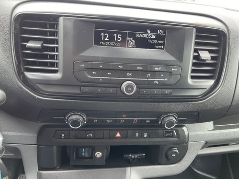 Peugeot Expert 226C 1.6 BlueHDI 95 Premium / speciaal gebouwd voor honden vervoer / hondenauto / omvormer / airco / cruise control / trekhaak / parkeersensoren achter !