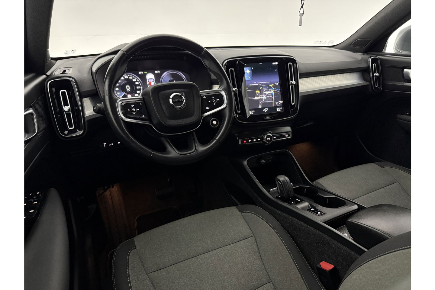 Volvo XC40 1.5 T5 Inscription 262PK Hybride LED Camera Carplay Clima Cruise Navi PDC 18''LMV