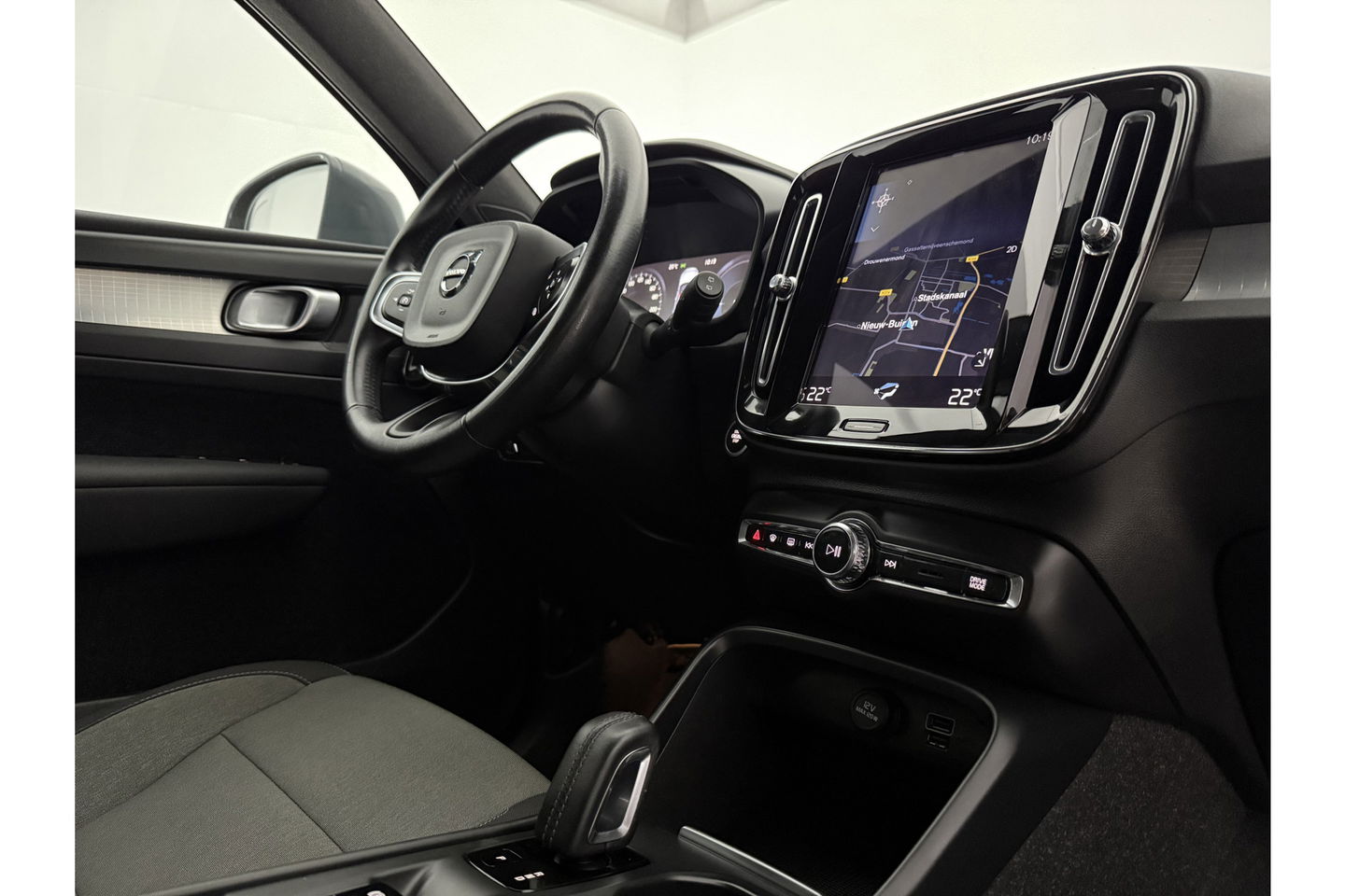 Volvo XC40 1.5 T5 Inscription 262PK Hybride LED Camera Carplay Clima Cruise Navi PDC 18''LMV