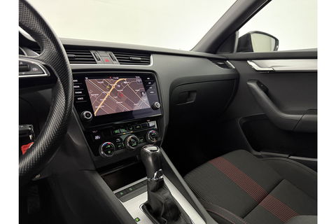 Škoda Octavia 1.5 TSI 150PK Sport Business LED Trekhaak Carplay Clima Cruise Navi PDC 17''LMV