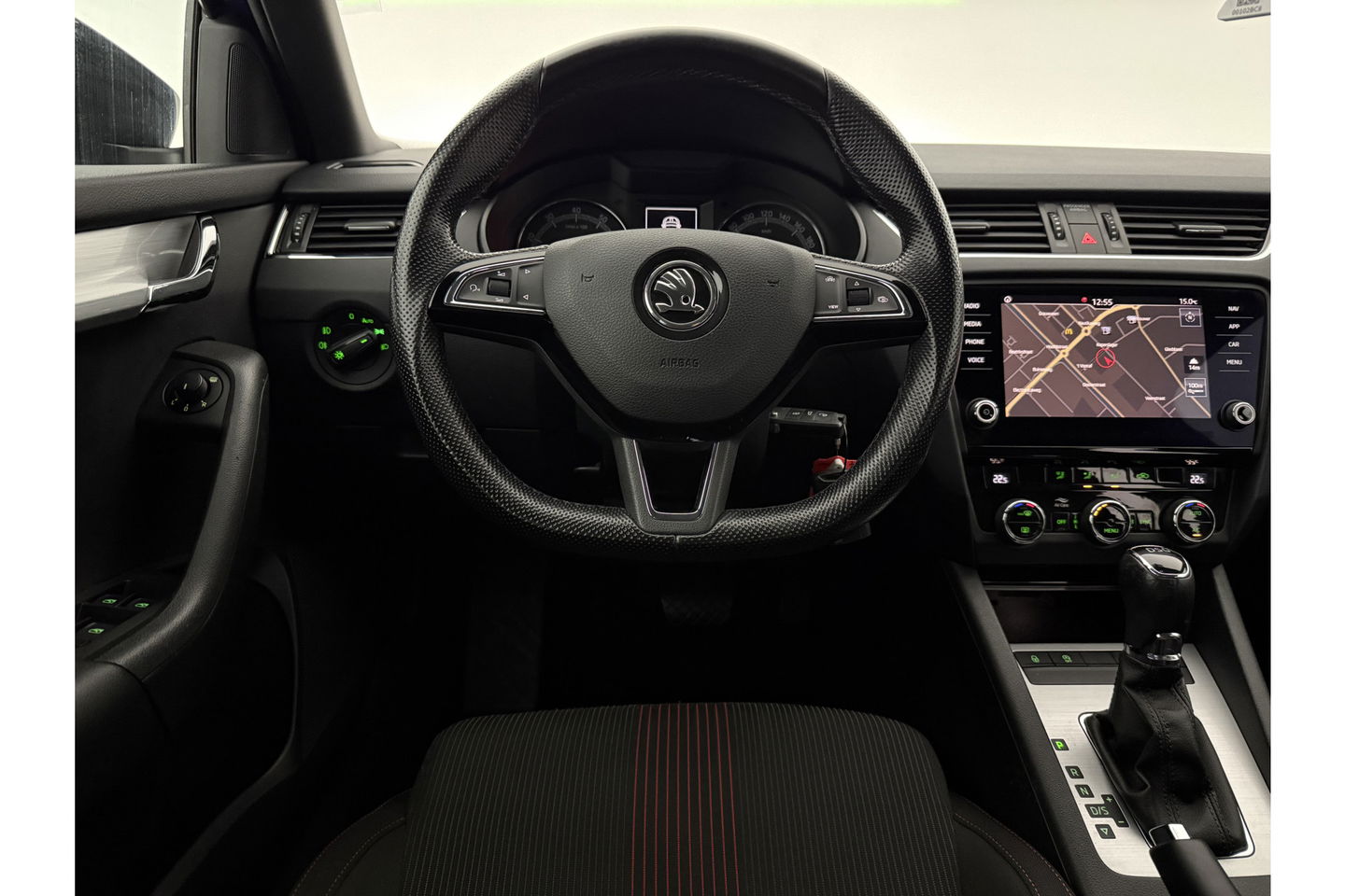 Škoda Octavia 1.5 TSI 150PK Sport Business LED Trekhaak Carplay Clima Cruise Navi PDC 17''LMV