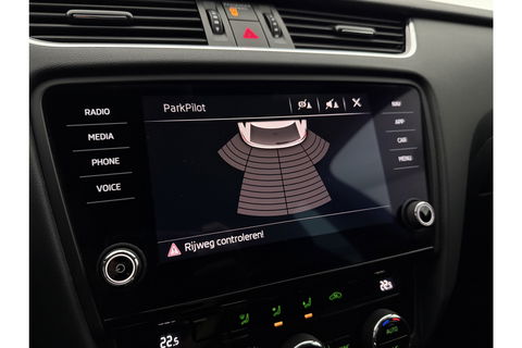 Škoda Octavia 1.5 TSI 150PK Sport Business LED Trekhaak Carplay Clima Cruise Navi PDC 17''LMV