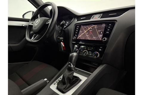 Škoda Octavia 1.5 TSI 150PK Sport Business LED Trekhaak Carplay Clima Cruise Navi PDC 17''LMV