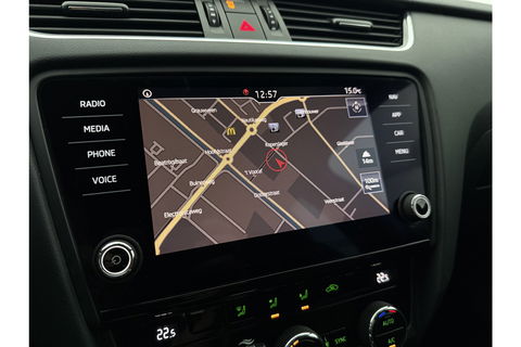 Škoda Octavia 1.5 TSI 150PK Sport Business LED Trekhaak Carplay Clima Cruise Navi PDC 17''LMV