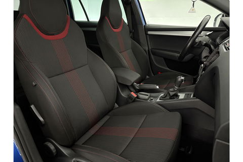 Škoda Octavia 1.5 TSI 150PK Sport Business LED Trekhaak Carplay Clima Cruise Navi PDC 17''LMV