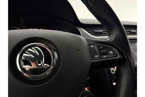 Škoda Octavia 1.5 TSI 150PK Sport Business LED Trekhaak Carplay Clima Cruise Navi PDC 17''LMV