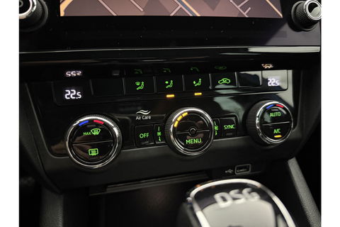 Škoda Octavia 1.5 TSI 150PK Sport Business LED Trekhaak Carplay Clima Cruise Navi PDC 17''LMV
