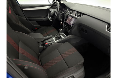 Škoda Octavia 1.5 TSI 150PK Sport Business LED Trekhaak Carplay Clima Cruise Navi PDC 17''LMV