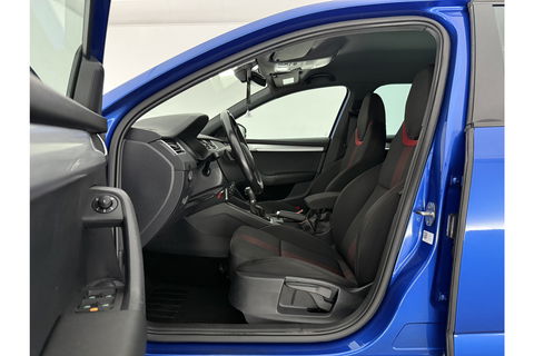 Škoda Octavia 1.5 TSI 150PK Sport Business LED Trekhaak Carplay Clima Cruise Navi PDC 17''LMV