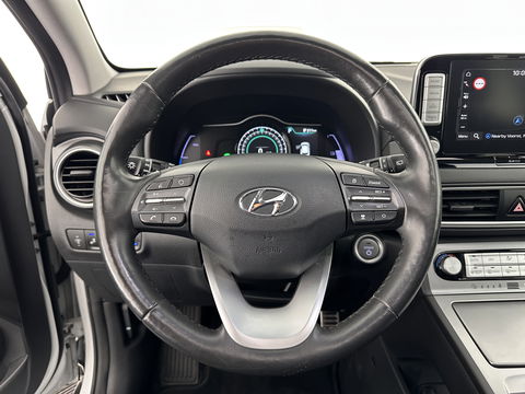 Hyundai KONA EV Premium 64 kWh *FULL-LEATHER | HEAD-UP | SUNROOF | FULL-LED | NAVI-FULLMAP | DAB | ADAPTIVE-CRUISE | KEYLESS | CAMERA | BLIND-SPOT | LANE-ASSIST | DIGI-COCKPIT | COMFORT-SEATS | 17''ALU*