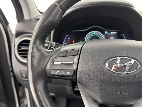 Hyundai KONA EV Premium 64 kWh *FULL-LEATHER | HEAD-UP | SUNROOF | FULL-LED | NAVI-FULLMAP | DAB | ADAPTIVE-CRUISE | KEYLESS | CAMERA | BLIND-SPOT | LANE-ASSIST | DIGI-COCKPIT | COMFORT-SEATS | 17''ALU*