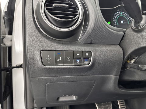 Hyundai KONA EV Premium 64 kWh *FULL-LEATHER | HEAD-UP | SUNROOF | FULL-LED | NAVI-FULLMAP | DAB | ADAPTIVE-CRUISE | KEYLESS | CAMERA | BLIND-SPOT | LANE-ASSIST | DIGI-COCKPIT | COMFORT-SEATS | 17''ALU*