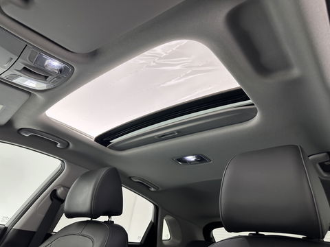Hyundai KONA EV Premium 64 kWh *FULL-LEATHER | HEAD-UP | SUNROOF | FULL-LED | NAVI-FULLMAP | DAB | ADAPTIVE-CRUISE | KEYLESS | CAMERA | BLIND-SPOT | LANE-ASSIST | DIGI-COCKPIT | COMFORT-SEATS | 17''ALU*