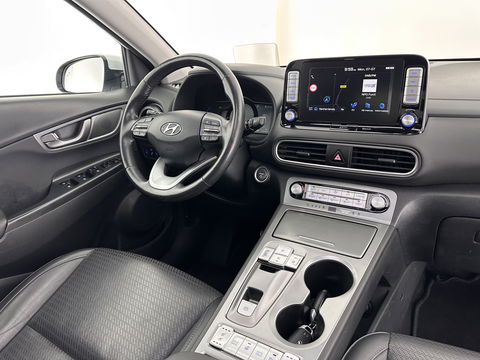 Hyundai KONA EV Premium 64 kWh *FULL-LEATHER | HEAD-UP | SUNROOF | FULL-LED | NAVI-FULLMAP | DAB | ADAPTIVE-CRUISE | KEYLESS | CAMERA | BLIND-SPOT | LANE-ASSIST | DIGI-COCKPIT | COMFORT-SEATS | 17''ALU*