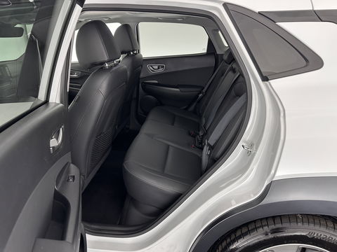 Hyundai KONA EV Premium 64 kWh *FULL-LEATHER | HEAD-UP | SUNROOF | FULL-LED | NAVI-FULLMAP | DAB | ADAPTIVE-CRUISE | KEYLESS | CAMERA | BLIND-SPOT | LANE-ASSIST | DIGI-COCKPIT | COMFORT-SEATS | 17''ALU*