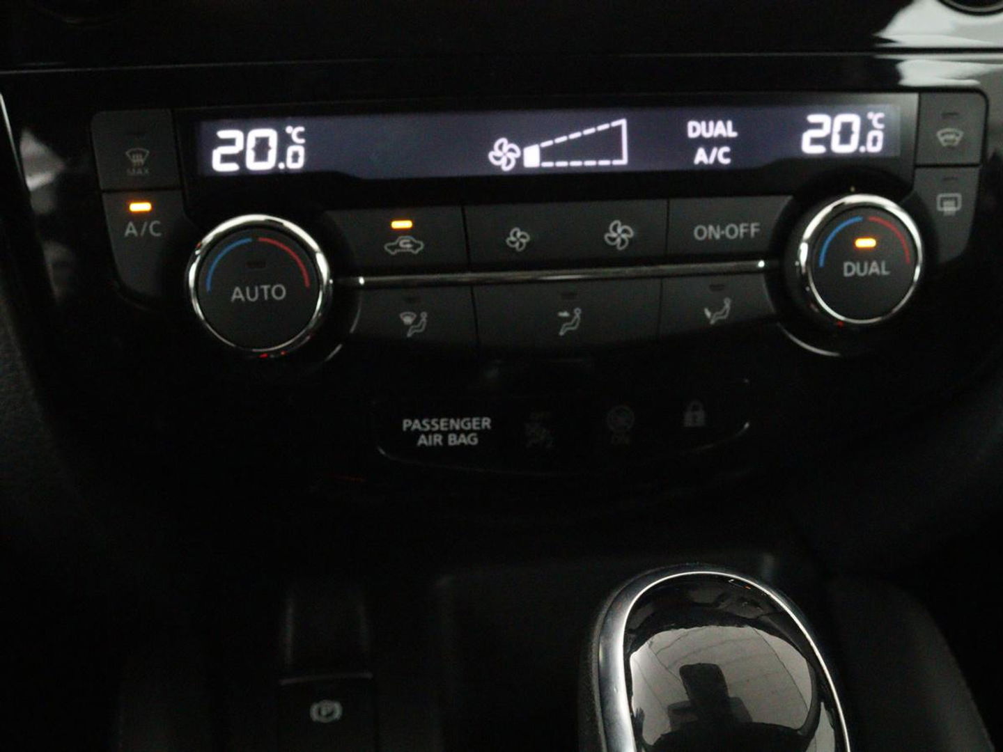 Nissan QASHQAI 1.3 DIG-T Tekna | Automaat | Panoramadak | Elektrische stoelen | Stoelverwarming | Adaptive cruise | Navigatie | 360 Camera | Full LED