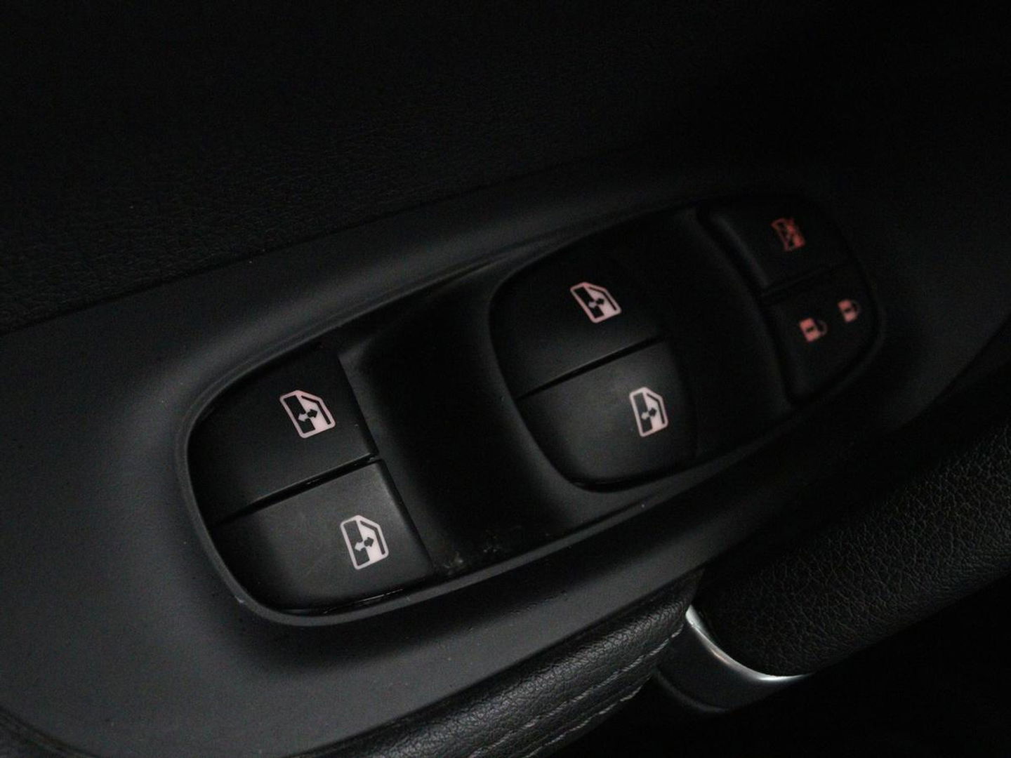 Nissan QASHQAI 1.3 DIG-T Tekna | Automaat | Panoramadak | Elektrische stoelen | Stoelverwarming | Adaptive cruise | Navigatie | 360 Camera | Full LED