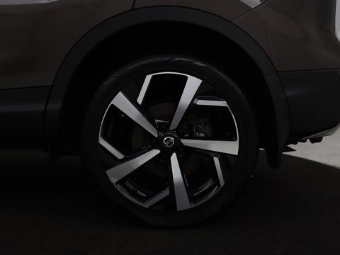 Nissan QASHQAI 1.3 DIG-T Tekna | Automaat | Panoramadak | Elektrische stoelen | Stoelverwarming | Adaptive cruise | Navigatie | 360 Camera | Full LED