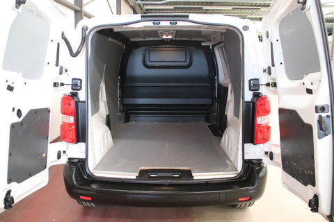 Toyota ProAce Worker 2.0 D-4D L2H1 146PK CARPLAY