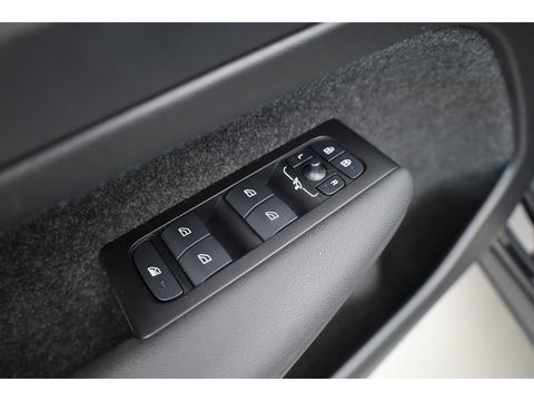 Volvo XC40 1.5 T5 Recharge R-Design | Trekhaak | ACC | Camera | stoel + stuurverw. |