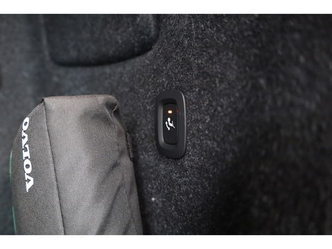 Volvo XC40 1.5 T5 Recharge R-Design | Trekhaak | ACC | Camera | stoel + stuurverw. |