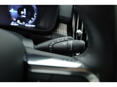 Volvo XC40 1.5 T5 Recharge R-Design | Trekhaak | ACC | Camera | stoel + stuurverw. |