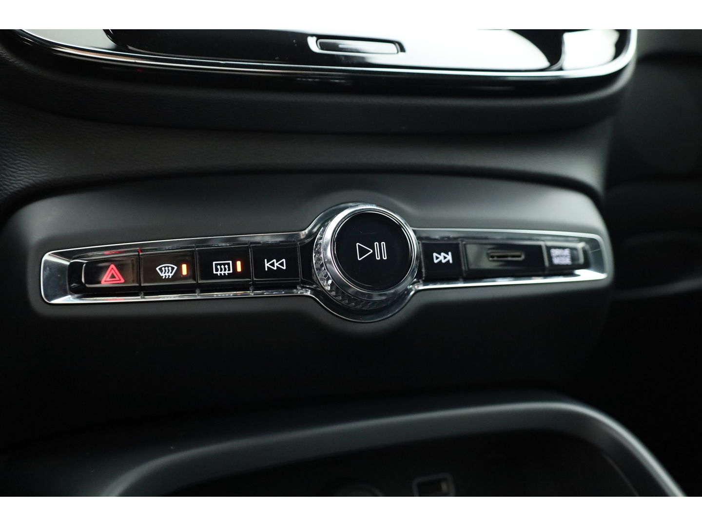Volvo XC40 1.5 T5 Recharge R-Design | Trekhaak | ACC | Camera | stoel + stuurverw. |