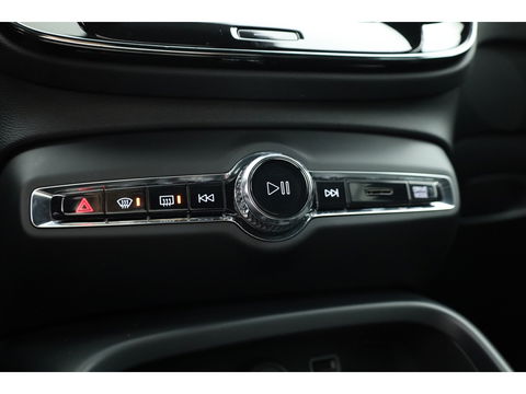 Volvo XC40 1.5 T5 Recharge R-Design | Trekhaak | ACC | Camera | stoel + stuurverw. |