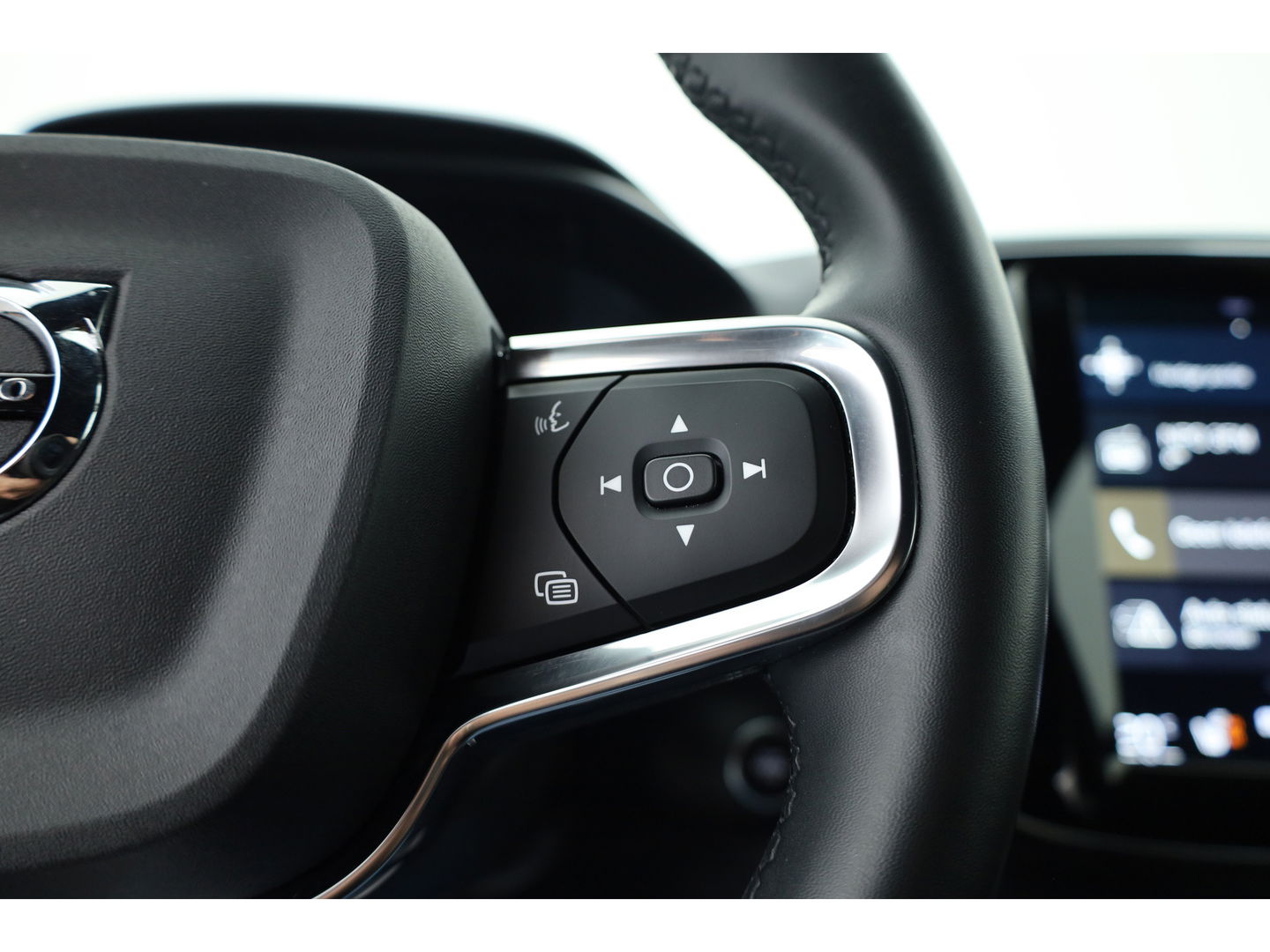 Volvo XC40 2.0 B4 R-Design Camera | Stoel + stuurverwarming | 20 inch | H&K Audio |