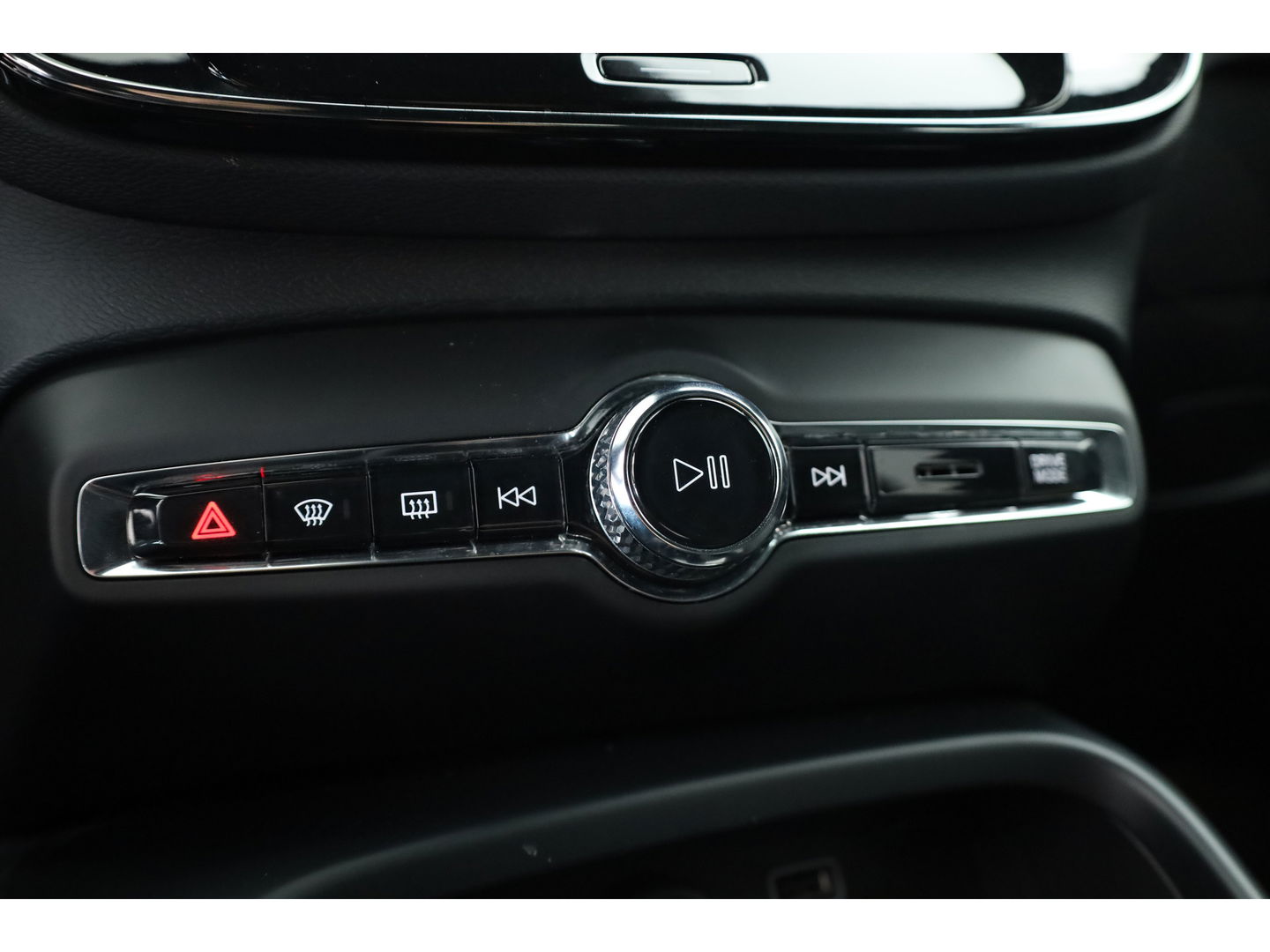 Volvo XC40 2.0 B4 R-Design Camera | Stoel + stuurverwarming | 20 inch | H&K Audio |