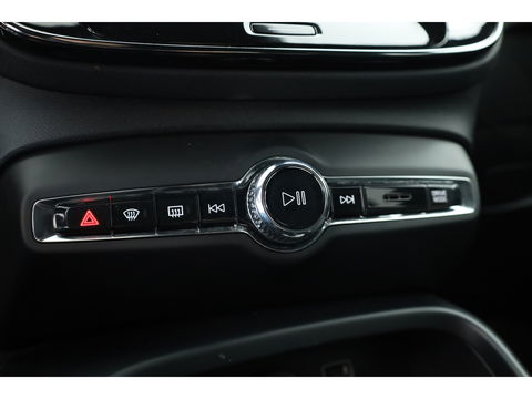 Volvo XC40 2.0 B4 R-Design Camera | Stoel + stuurverwarming | 20 inch | H&K Audio |