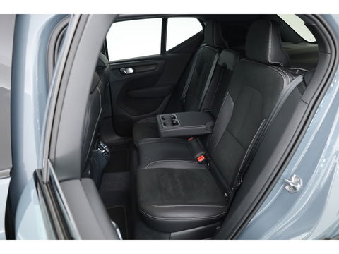 Volvo XC40 2.0 B4 R-Design Camera | Stoel + stuurverwarming | 20 inch | H&K Audio |