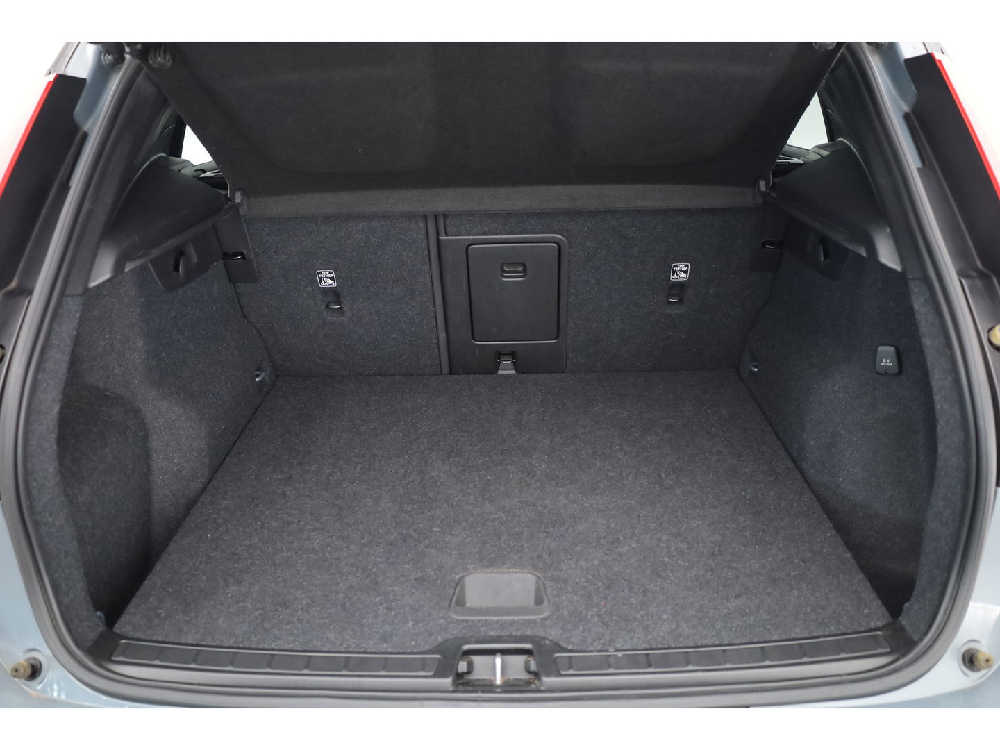 Volvo XC40 2.0 B4 R-Design Camera | Stoel + stuurverwarming | 20 inch | H&K Audio |