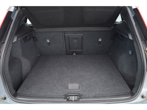 Volvo XC40 2.0 B4 R-Design Camera | Stoel + stuurverwarming | 20 inch | H&K Audio |