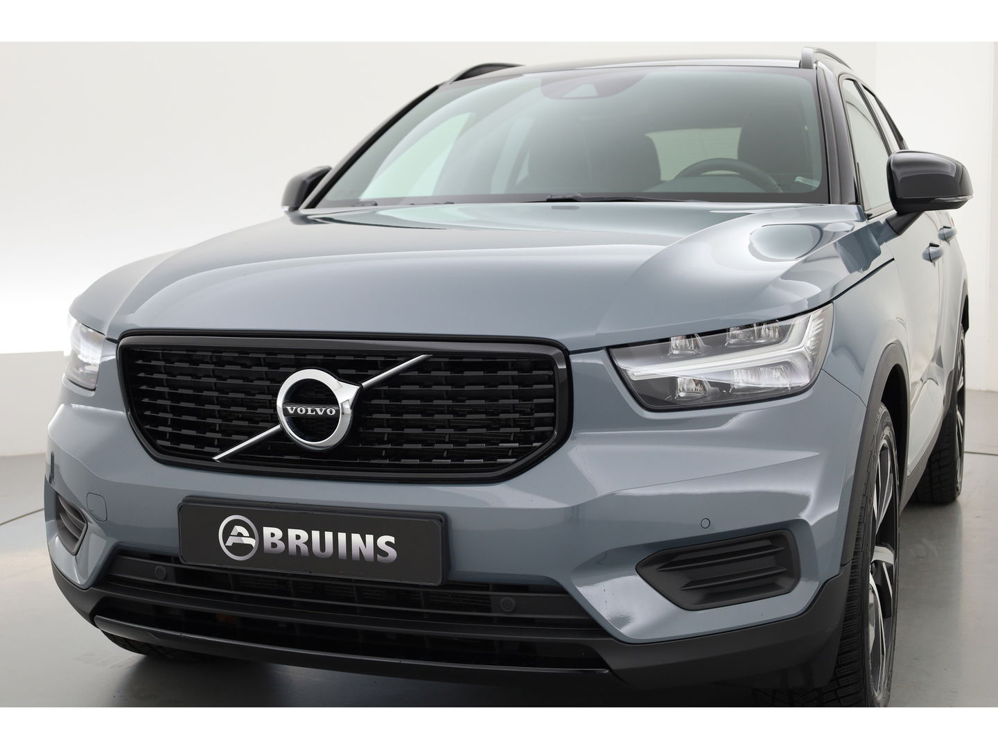 Volvo XC40 2.0 B4 R-Design Camera | Stoel + stuurverwarming | 20 inch | H&K Audio |