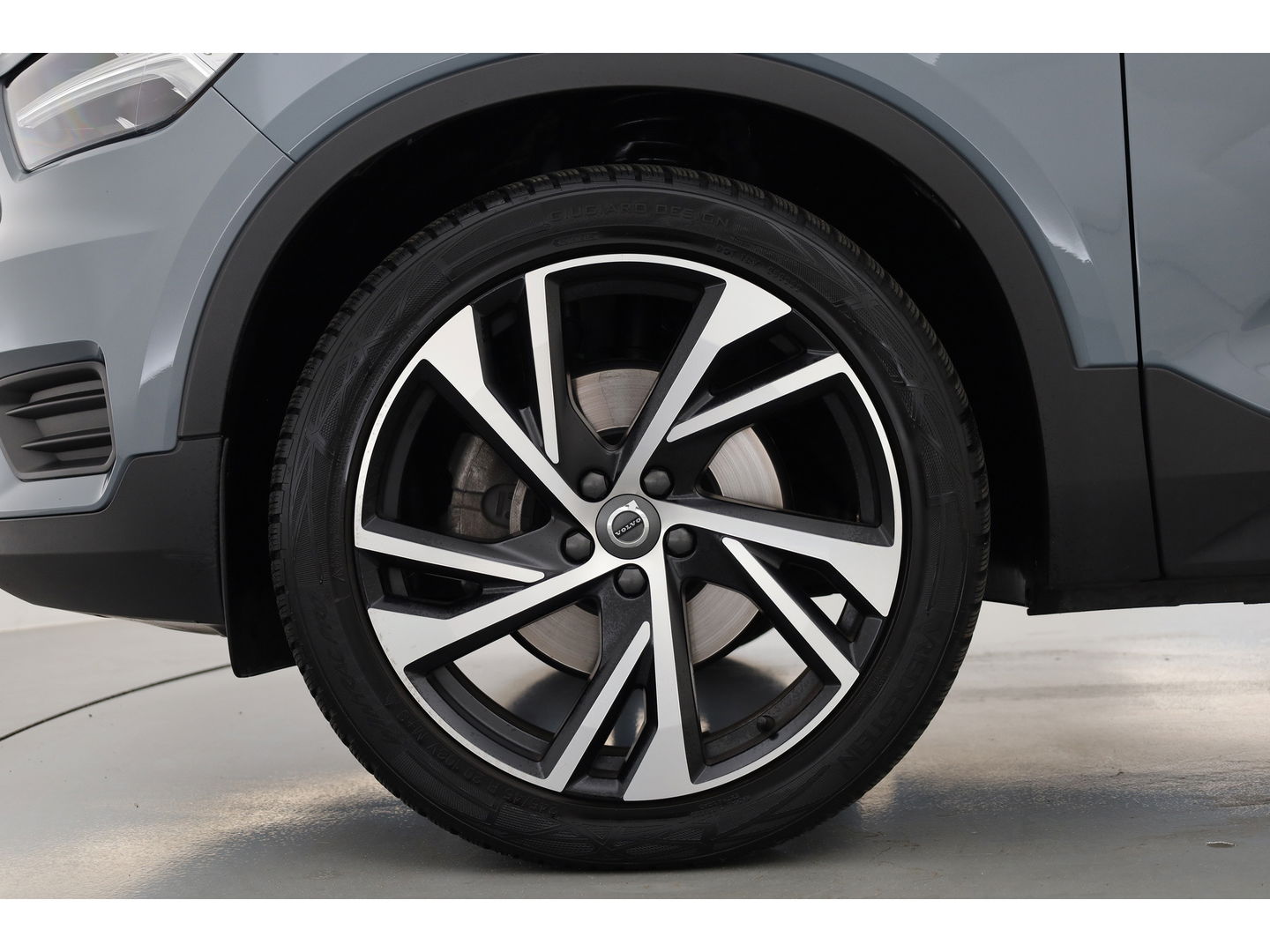 Volvo XC40 2.0 B4 R-Design Camera | Stoel + stuurverwarming | 20 inch | H&K Audio |