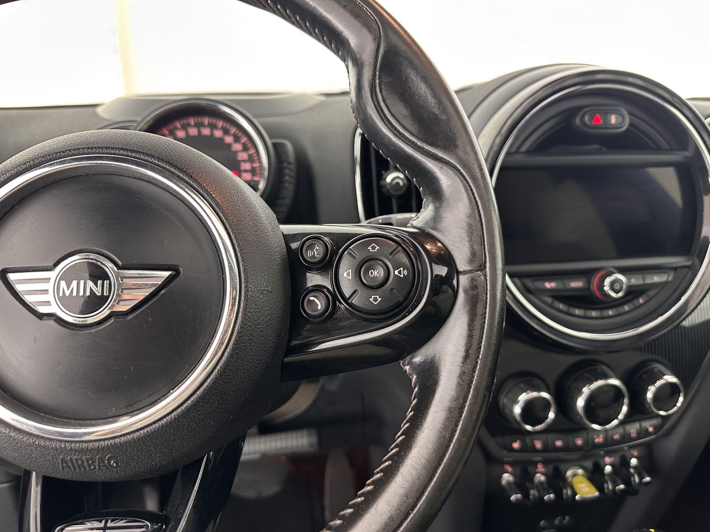 MINI Countryman 2.0 Cooper S E ALL4 Chili *AUT | PANO | HARMAN-KARDON | LEDER | LED | NAVI | HEAD-UP | 19" ALU | MEMORY SEATS | CAMERA*