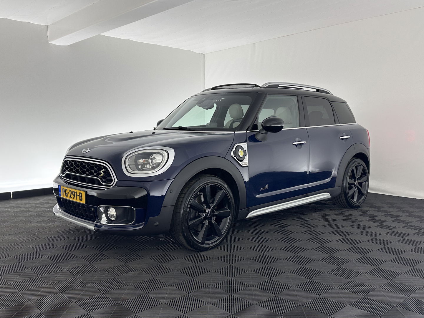 MINI Countryman 2.0 Cooper S E ALL4 Chili *AUT | PANO | HARMAN-KARDON | LEDER | LED | NAVI | HEAD-UP | 19" ALU | MEMORY SEATS | CAMERA*
