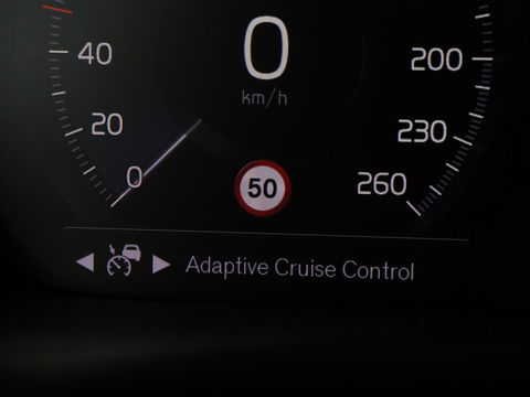 Volvo XC40 1.5 T4 Rech R Design Expression | Panoramadak | Stoel & stuurverwarming | Adaptive cruise | Trekhaak | Camera | Carplay | Getint glas | PHEV
