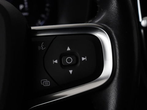 Volvo XC40 1.5 T4 Rech R Design Expression | Panoramadak | Stoel & stuurverwarming | Adaptive cruise | Trekhaak | Camera | Carplay | Getint glas | PHEV