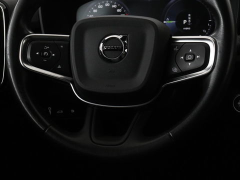 Volvo XC40 1.5 T4 Rech R Design Expression | Panoramadak | Stoel & stuurverwarming | Adaptive cruise | Trekhaak | Camera | Carplay | Getint glas | PHEV