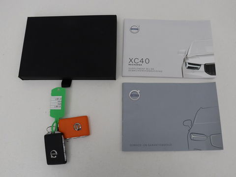 Volvo XC40 1.5 T4 Rech R Design Expression | Panoramadak | Stoel & stuurverwarming | Adaptive cruise | Trekhaak | Camera | Carplay | Getint glas | PHEV