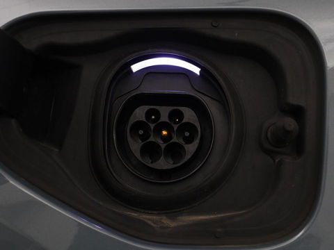 Volvo XC40 1.5 T4 Rech R Design Expression | Panoramadak | Stoel & stuurverwarming | Adaptive cruise | Trekhaak | Camera | Carplay | Getint glas | PHEV