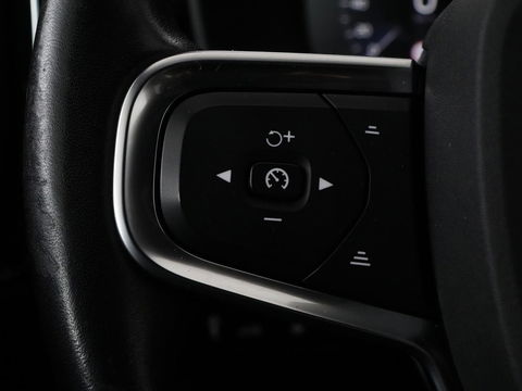 Volvo XC40 1.5 T4 Rech R Design Expression | Panoramadak | Stoel & stuurverwarming | Adaptive cruise | Trekhaak | Camera | Carplay | Getint glas | PHEV