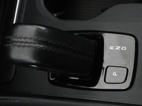 Volvo XC40 1.5 T4 Rech R Design Expression | Panoramadak | Stoel & stuurverwarming | Adaptive cruise | Trekhaak | Camera | Carplay | Getint glas | PHEV