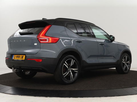 Volvo XC40 1.5 T4 Rech R Design Expression | Panoramadak | Stoel & stuurverwarming | Adaptive cruise | Trekhaak | Camera | Carplay | Getint glas | PHEV