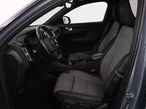Volvo XC40 1.5 T4 Rech R Design Expression | Panoramadak | Stoel & stuurverwarming | Adaptive cruise | Trekhaak | Camera | Carplay | Getint glas | PHEV